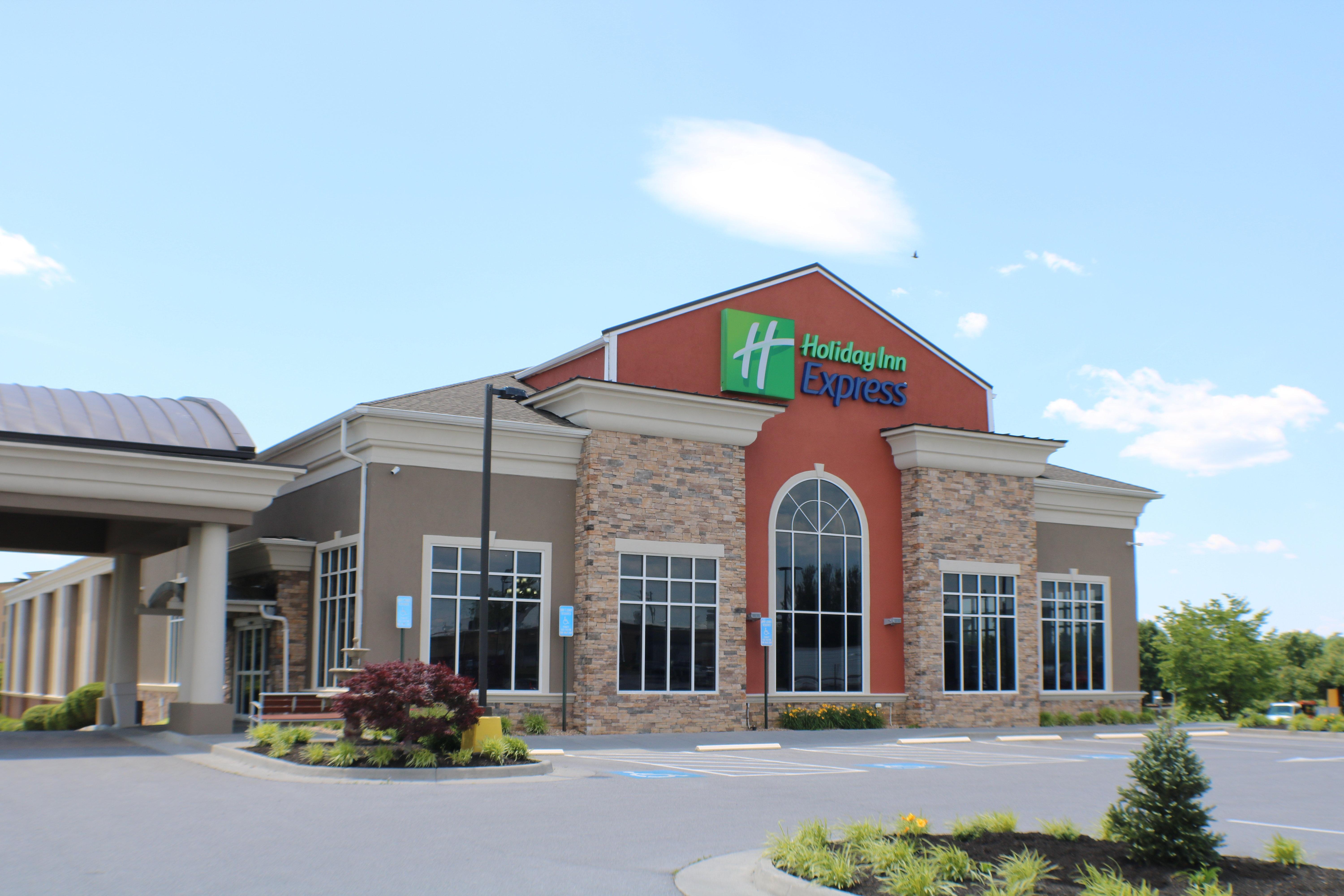 Holiday Inn Express Woodstock-Shenandoah Valley By Ihg Exterior foto