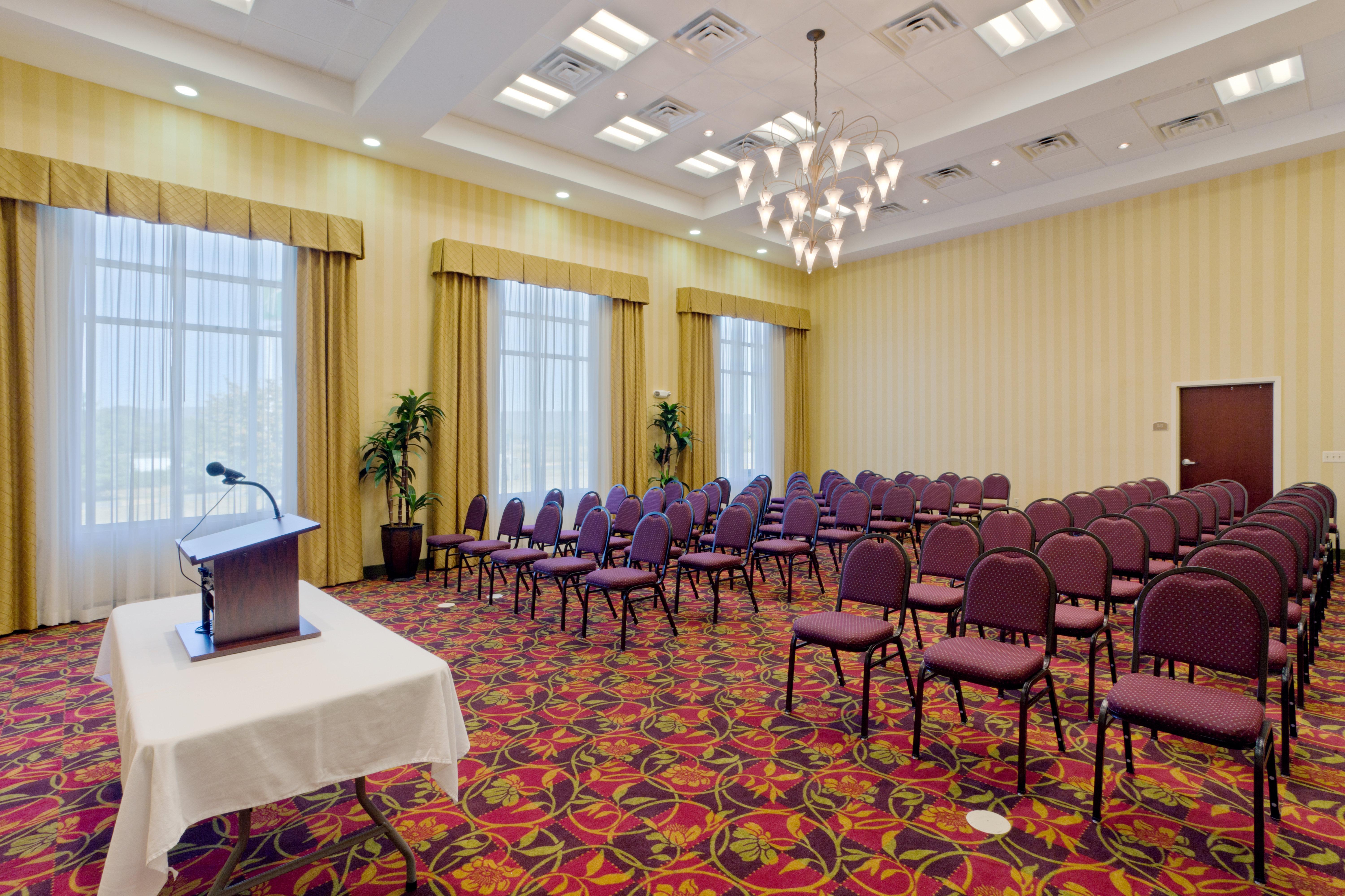 Holiday Inn Express Woodstock-Shenandoah Valley By Ihg Exterior foto