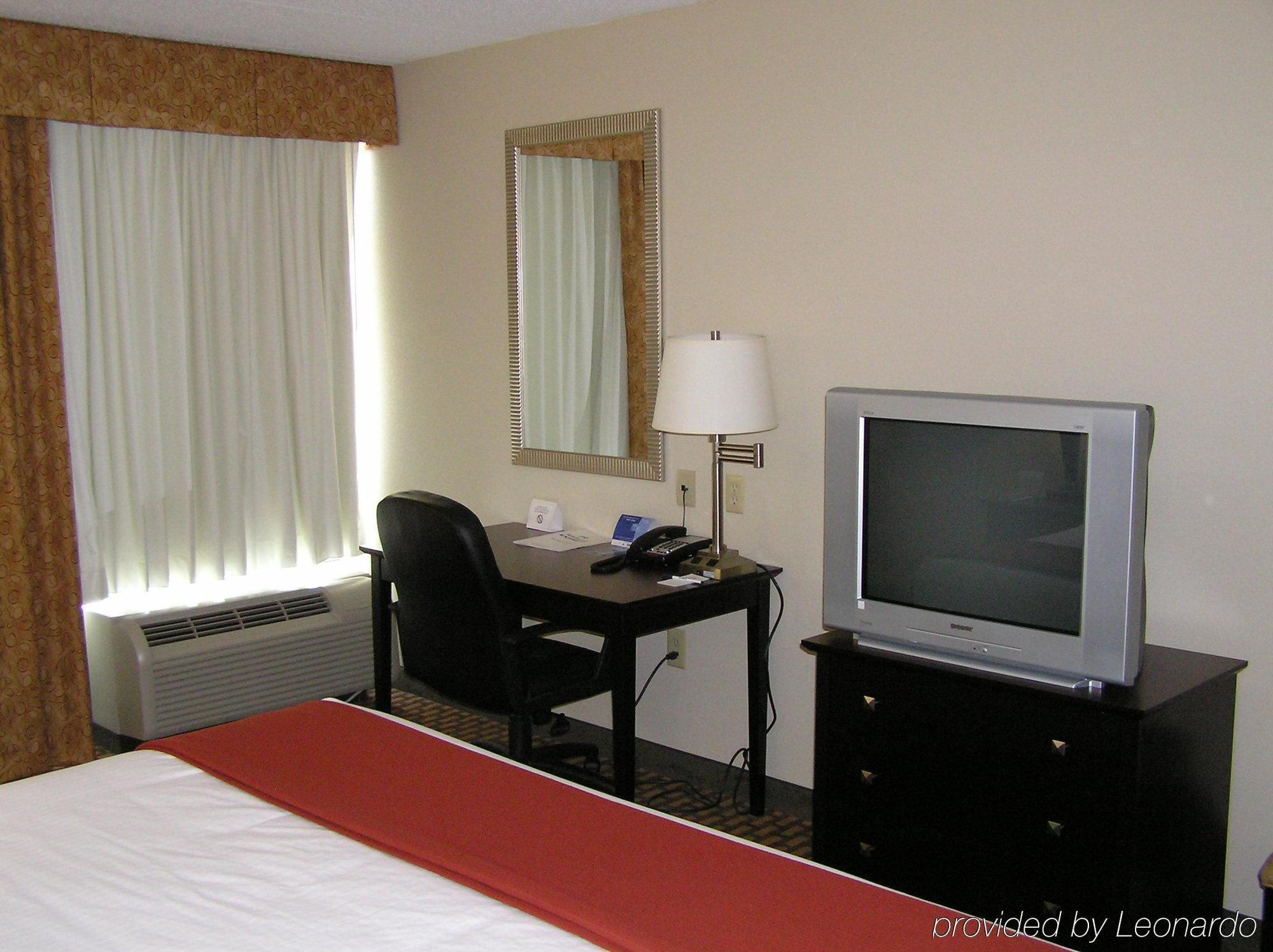 Holiday Inn Express Woodstock-Shenandoah Valley By Ihg Exterior foto