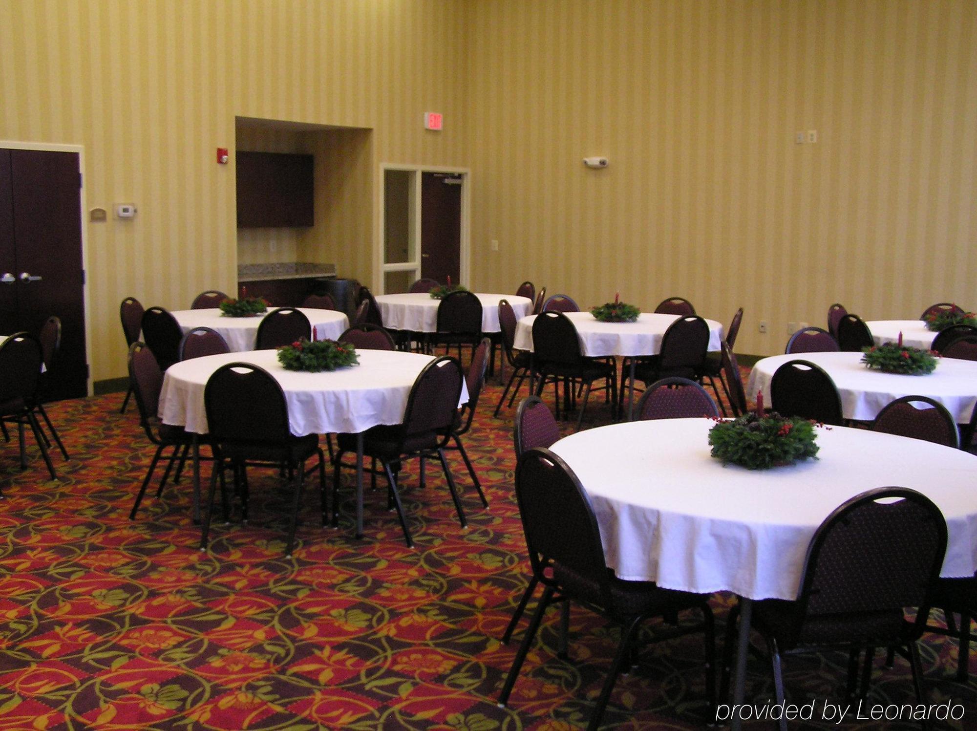 Holiday Inn Express Woodstock-Shenandoah Valley By Ihg Exterior foto