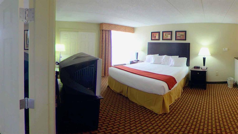 Holiday Inn Express Woodstock-Shenandoah Valley By Ihg Exterior foto