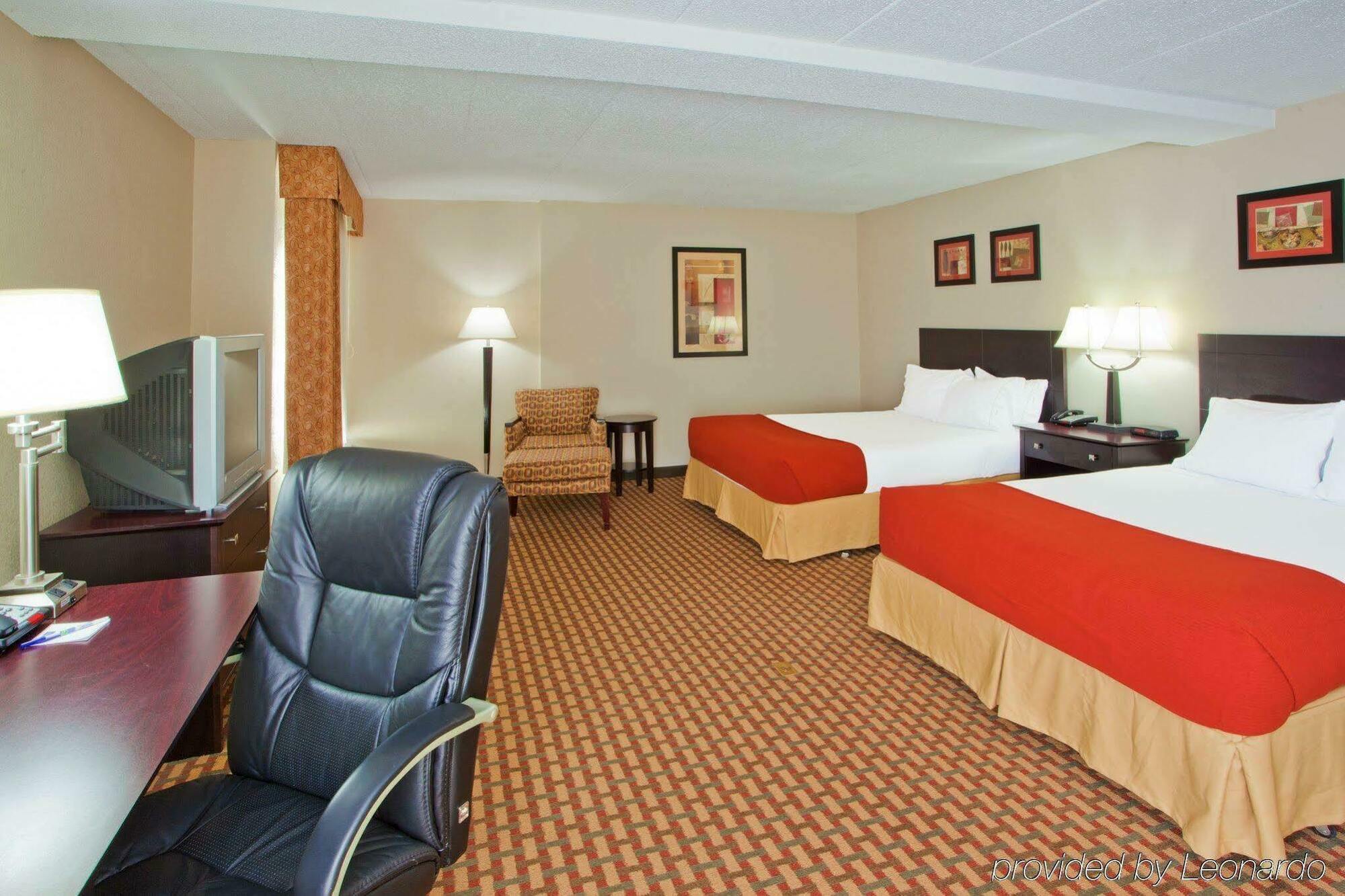 Holiday Inn Express Woodstock-Shenandoah Valley By Ihg Exterior foto